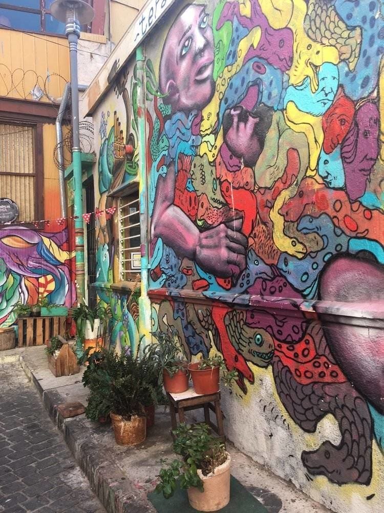 A Street Art Tour of Santiago Chile, Valparaiso and Beyond (South America's  Best Art)
