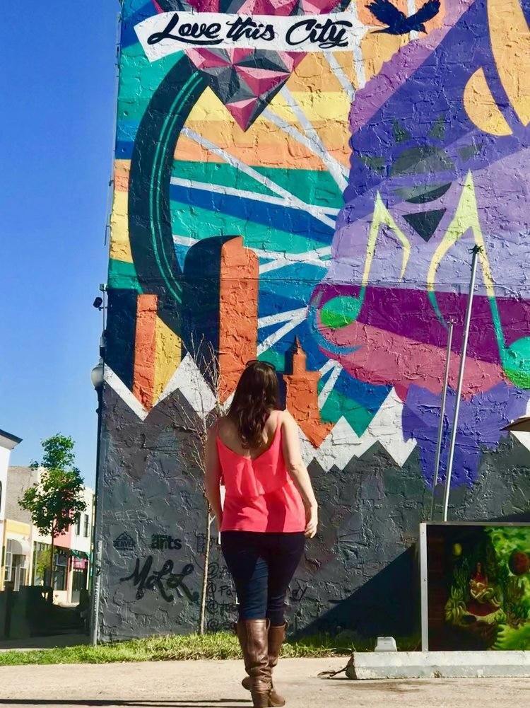 Love photography? The Denver street art scene has exploded with murals and graffiti everywhere you turn. Here are the best ones to blow up the 'Gram and enjoy the art in colorful Colorado. Spoiler: it's one of the best things to do in Denver! #streetart #denver #colorado #usa #graffiti #art #travel #weekendgetaway