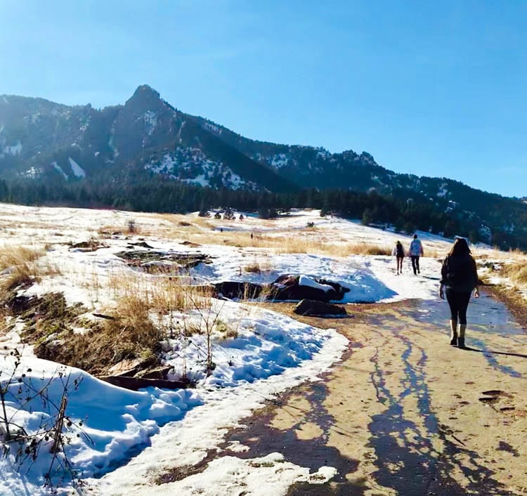 The ultimate Colorado hiking guide for awesome trails with mountains, waterfalls, and epic photography views for beginners to experts to get some of that mountain magic and wanderlust exploring America. Summer pictures and ideas for day trips near Denver, Boulder, Estes Park, Rocky Mountain National Park, and Colorado Springs. Nature, adventure, and beautiful places guaranteed. Because getting outdoors is one of the best things to do in Denver and fun vacation ideas with kids. #colorado #hikes 