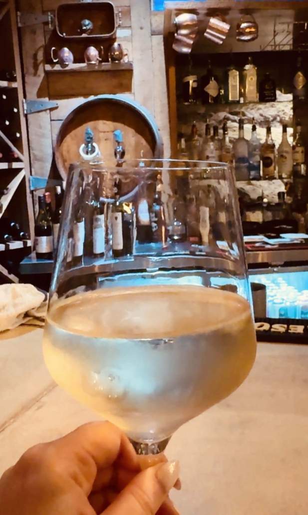 things to do in eureka springs ar, things to do eureka springs arkansas, downtown eureka springs, cabins in eureka springs ar, bars in eureka springs, best place to stay in eureka springs, best lodging in eureka springs ar, best places to stay in eureka springs arkansas, best hotels in eureka springs, caves in eureka springs, best places to eat in eureka springs ar, Eureka Springs attractions, Eureka Springs weekend trip, Eureka Springs dog-friendly, Crescent Hotel haunted, eureka springs working bunnies, working bunnies eureka springs
